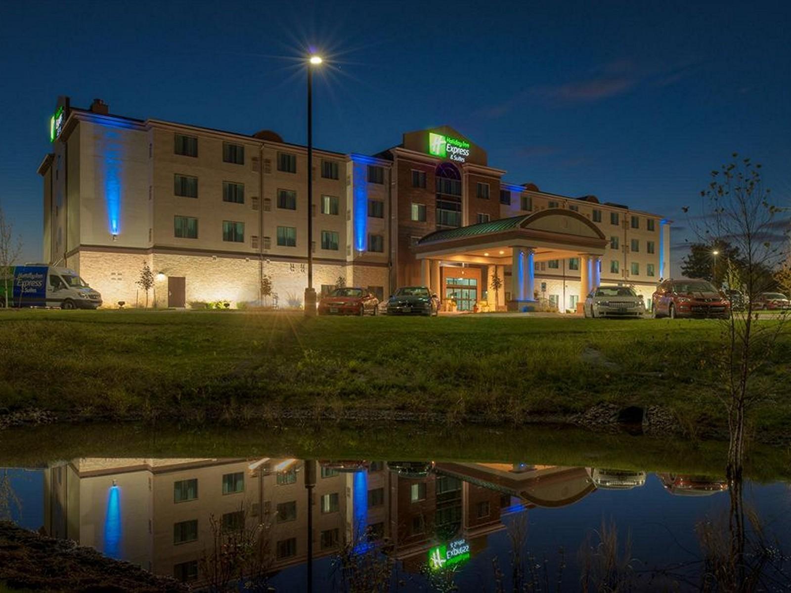Holiday Inn Express & Suites Kansas City Airport By Ihg Экстерьер фото