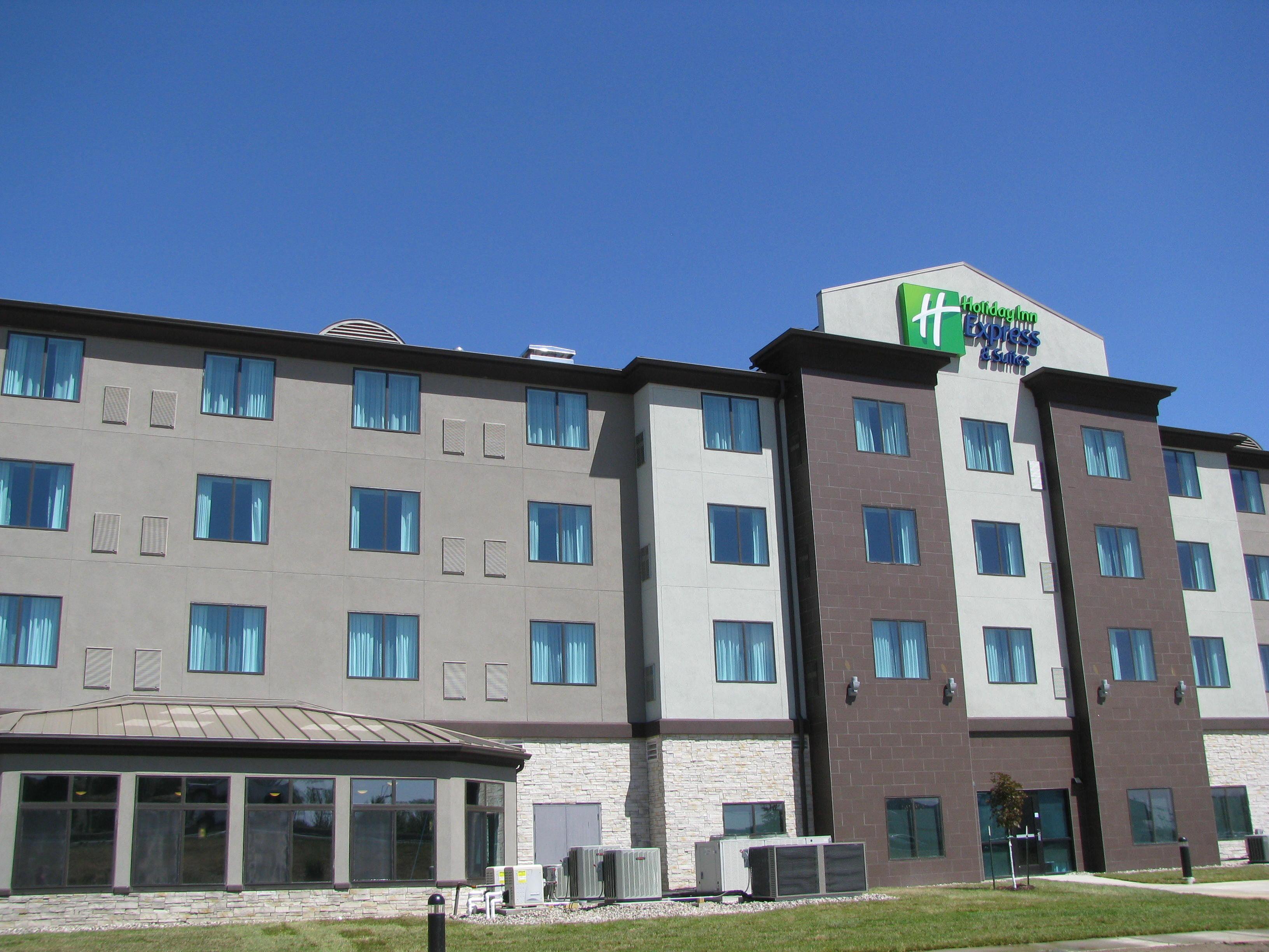 Holiday Inn Express & Suites Kansas City Airport By Ihg Экстерьер фото