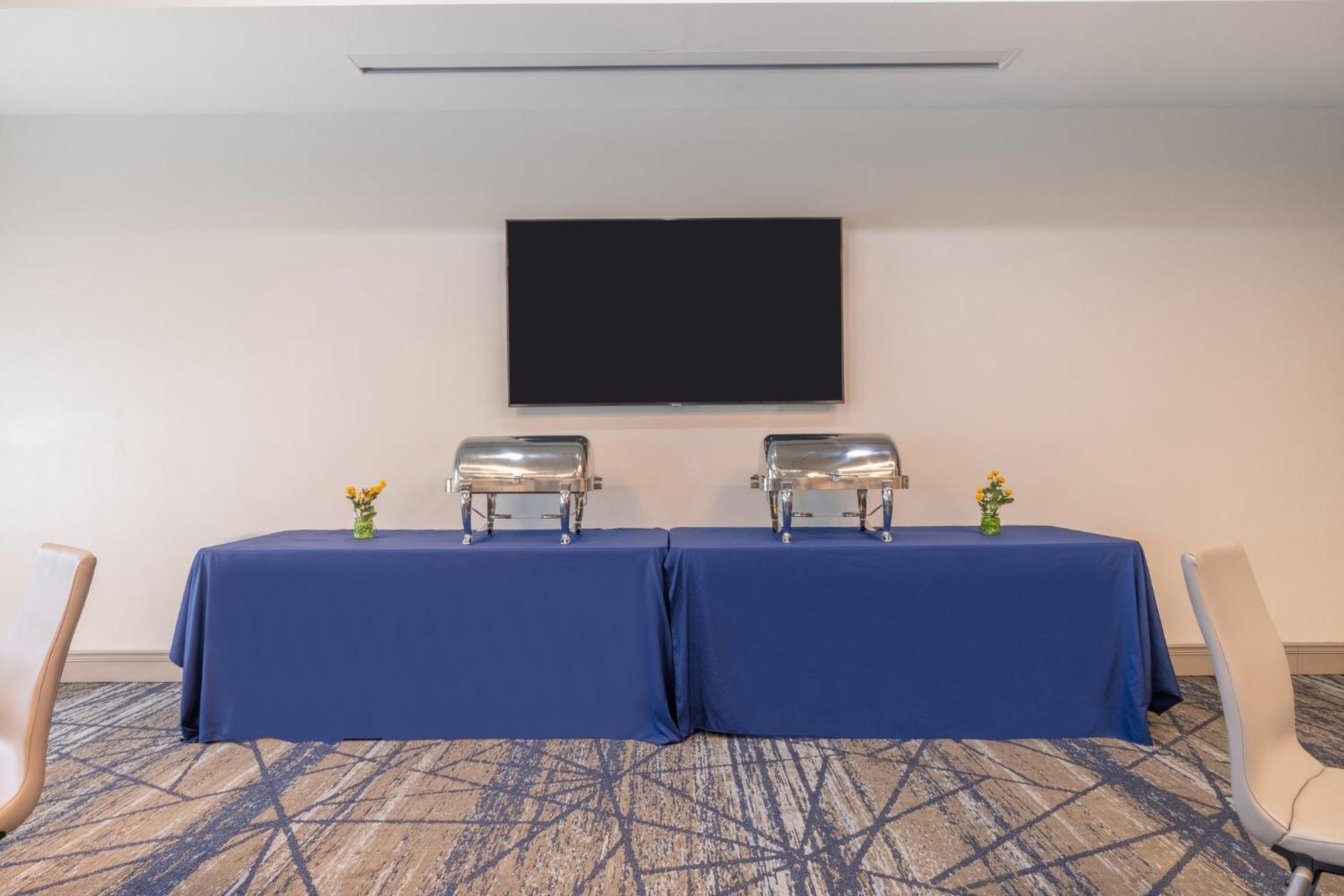 Holiday Inn Express & Suites Kansas City Airport By Ihg Экстерьер фото