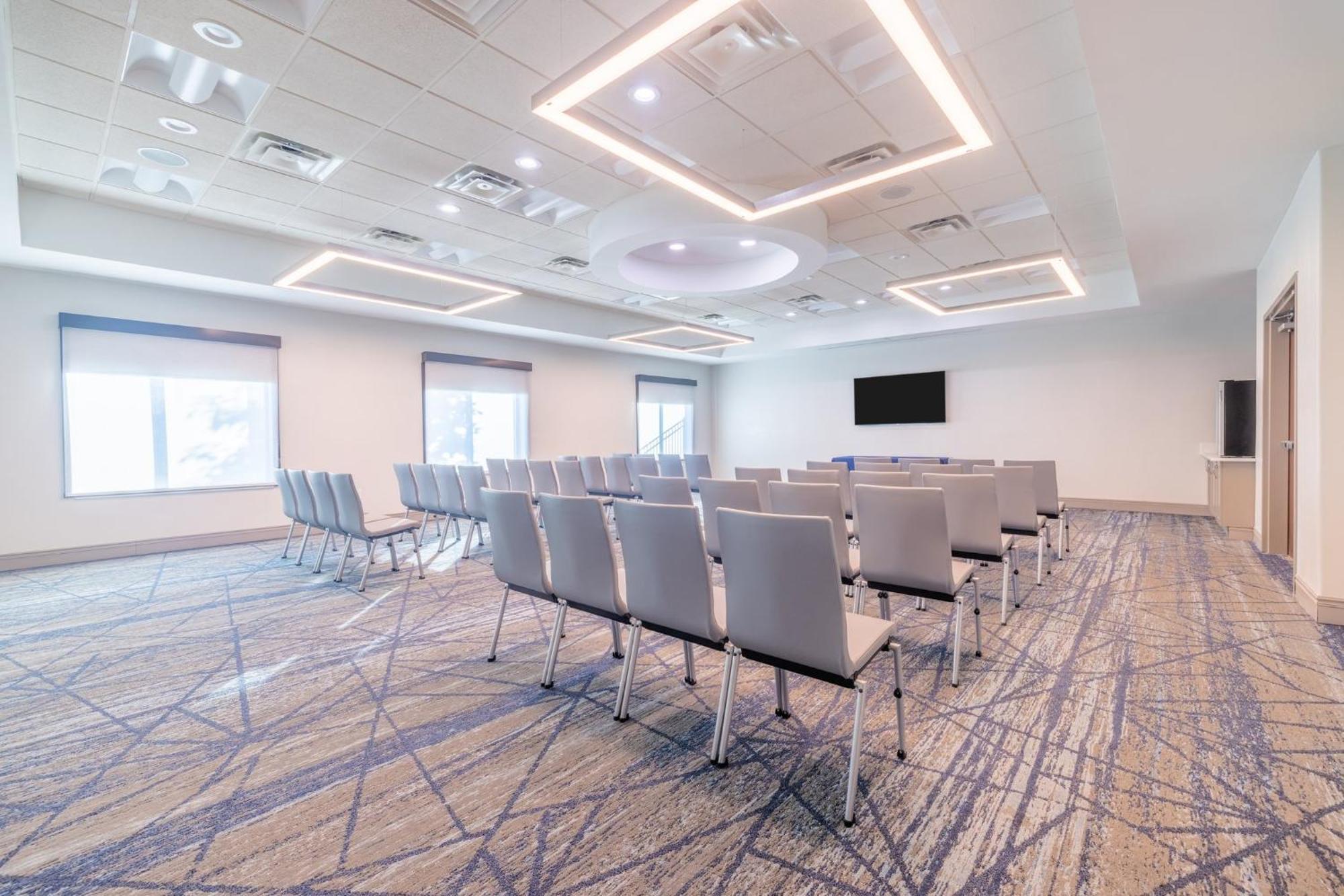 Holiday Inn Express & Suites Kansas City Airport By Ihg Экстерьер фото