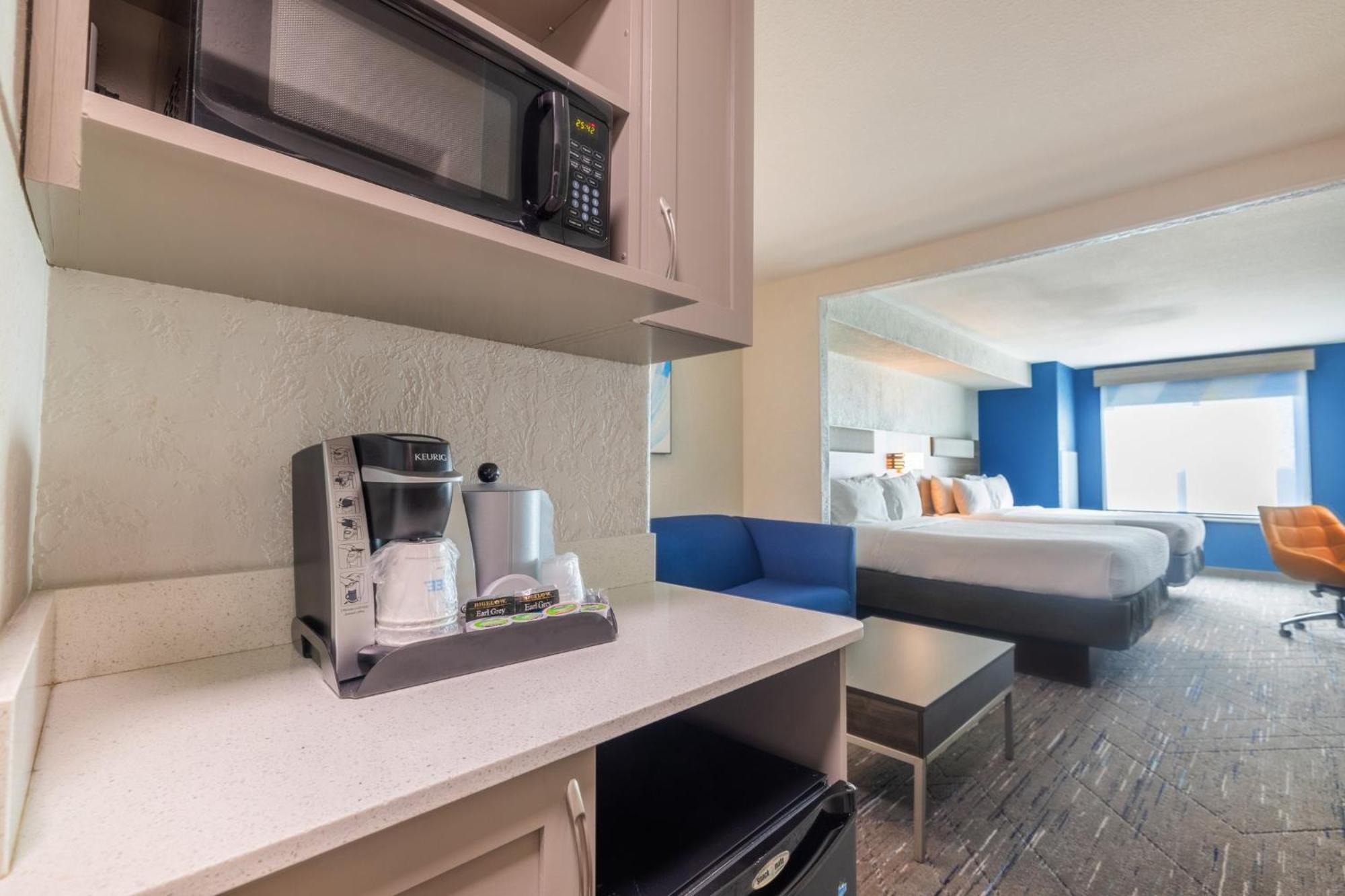 Holiday Inn Express & Suites Kansas City Airport By Ihg Экстерьер фото